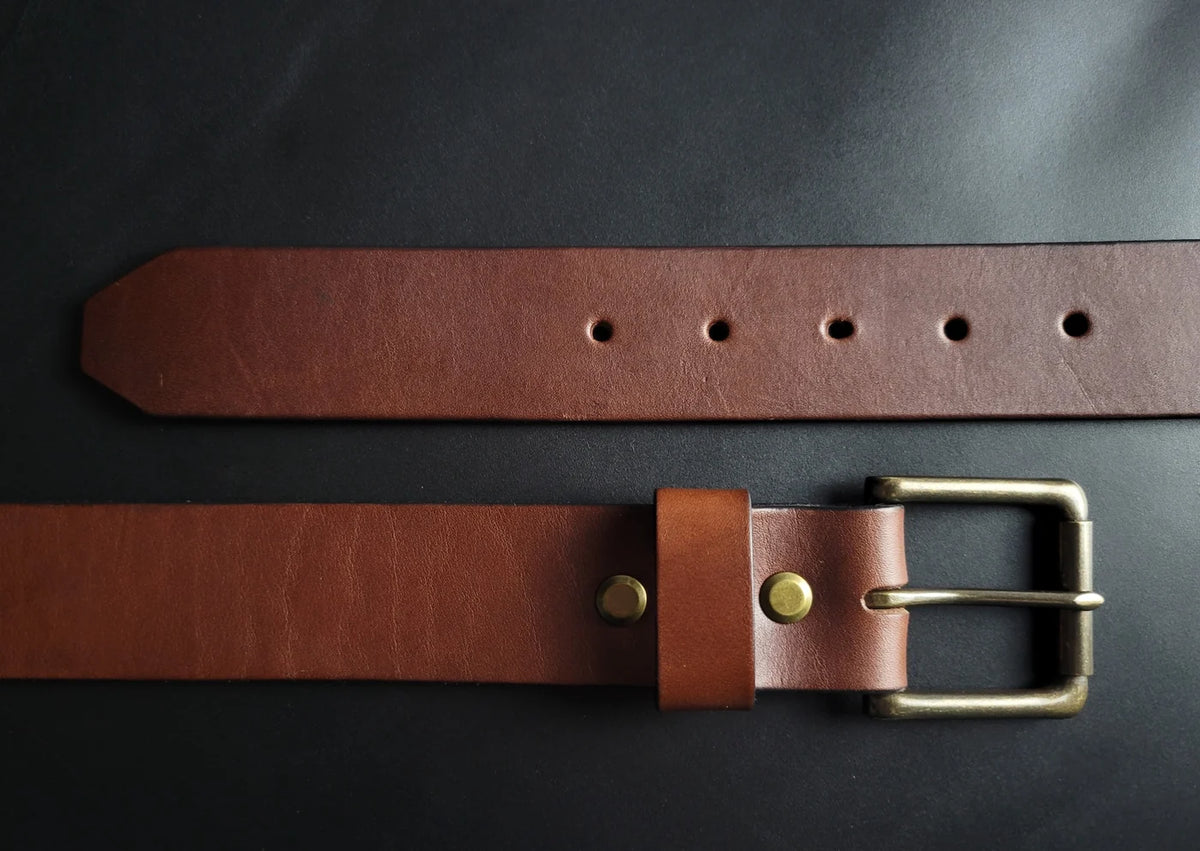 1.5" CHICAGO SCREW LEATHER BELT - antique brass buckle