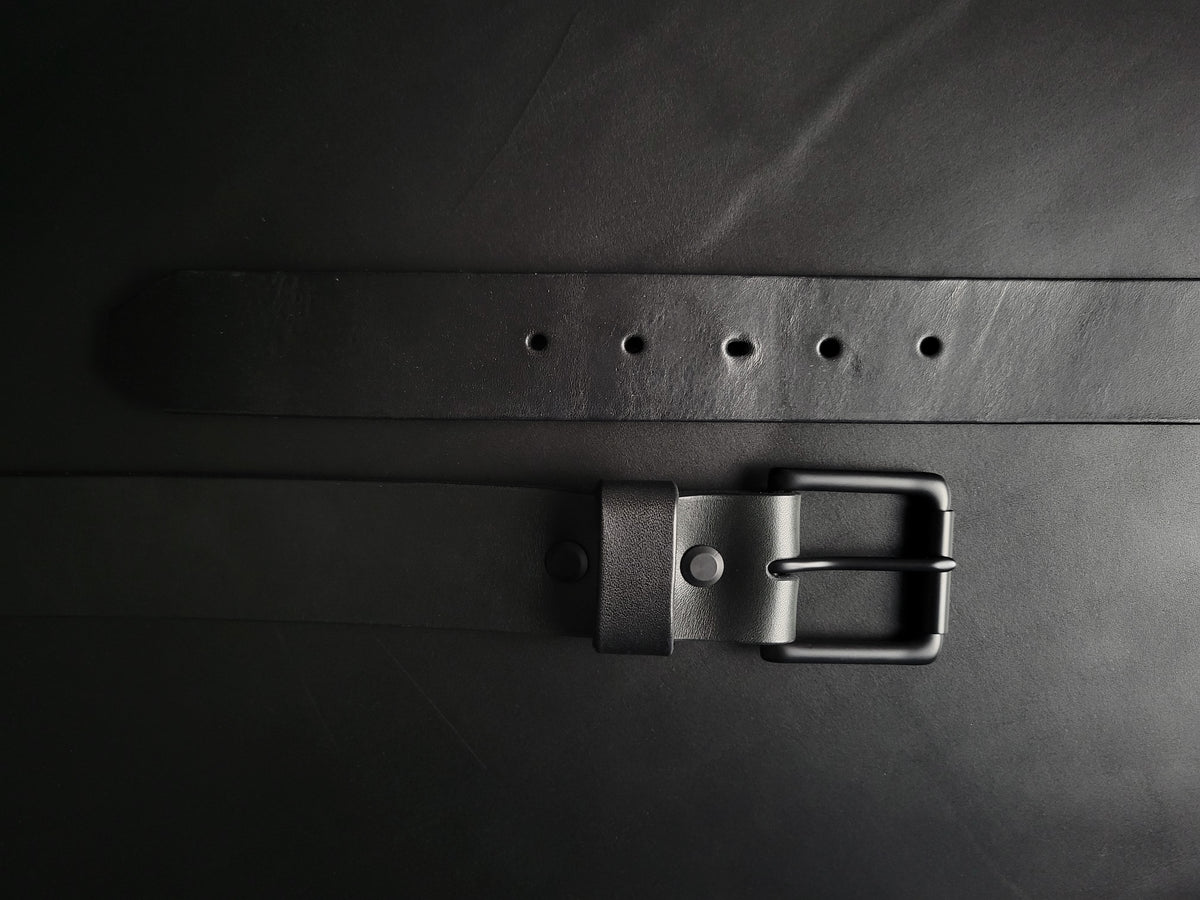 1.5" CHICAGO SCREW LEATHER BELT – matte black buckle