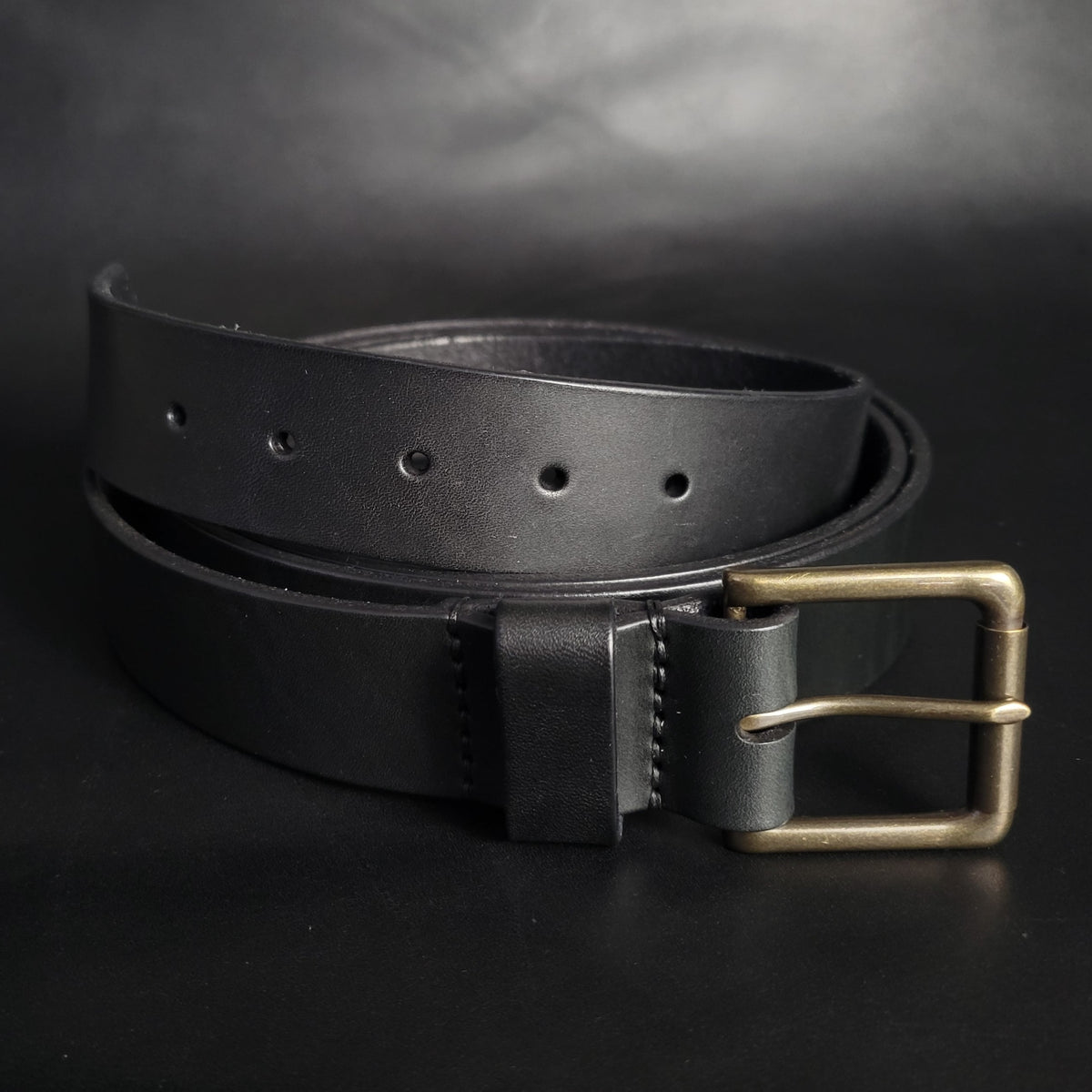 1.5" STITCHED LEATHER BELT – antique brass buckle