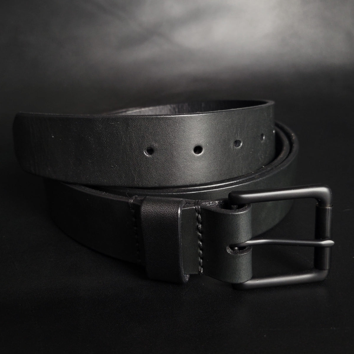 1.5" STITCHED LEATHER BELT – matte black buckle
