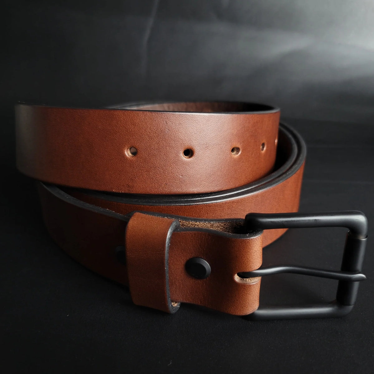 1.5" CHICAGO SCREW LEATHER BELT – matte black buckle
