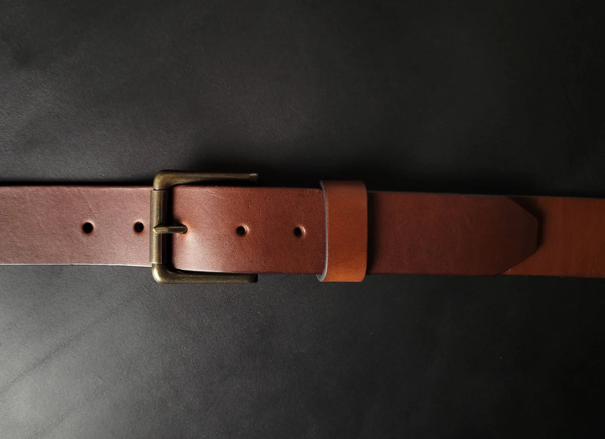 1.5" CHICAGO SCREW LEATHER BELT - antique brass buckle