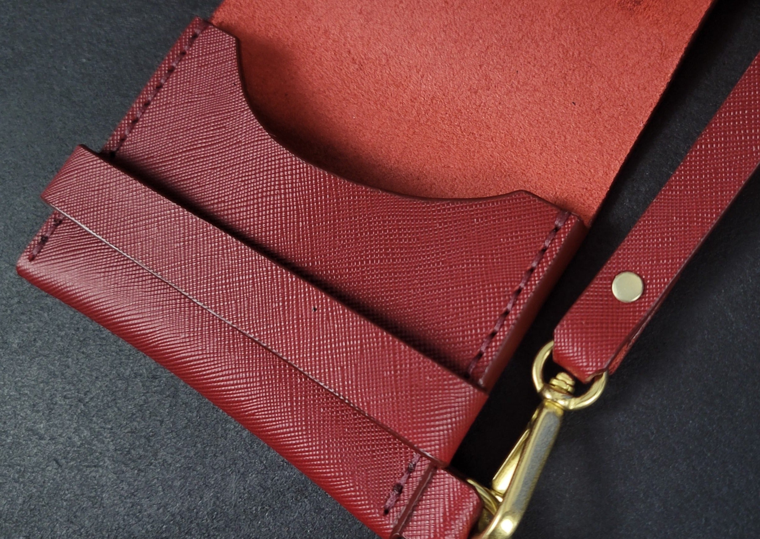 SINGLE POCKET SAFFIANO - red wine