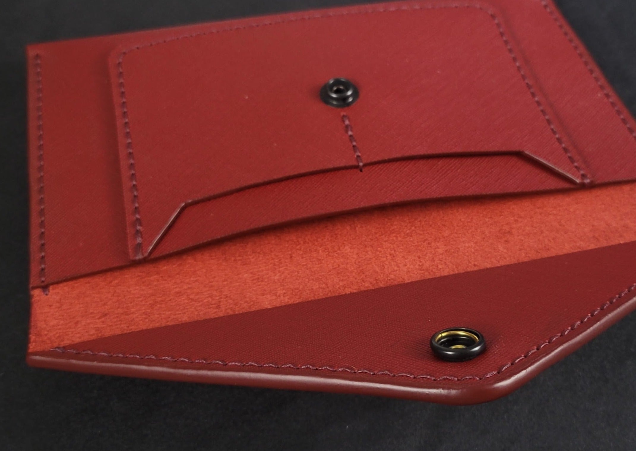 ENVELOPE WALLET - red wine saffiano