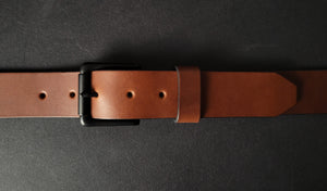BROWN LEATHER BELT - black matte buckle