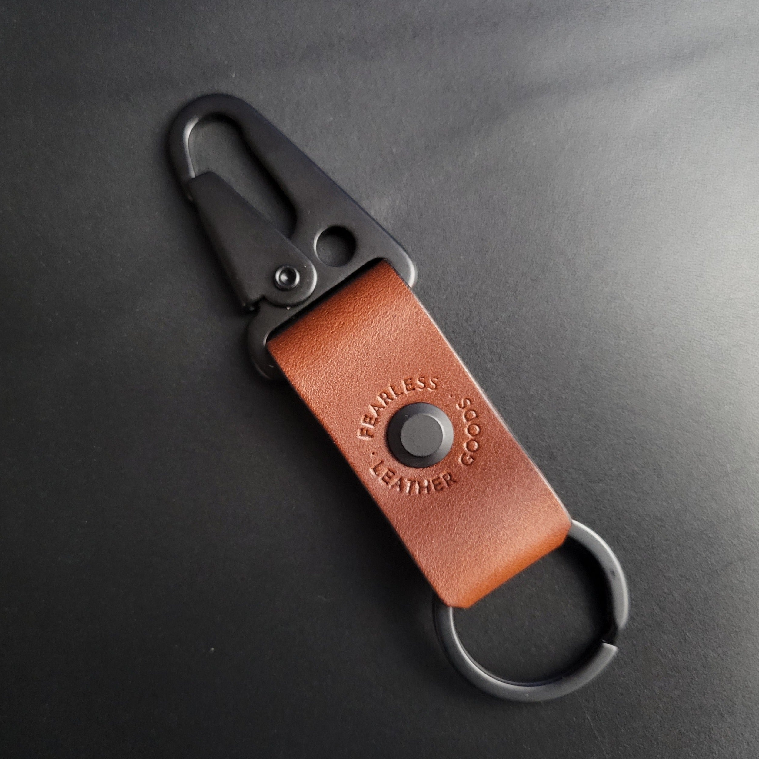 BROWN LEATHER KEYRING - black matte hardware