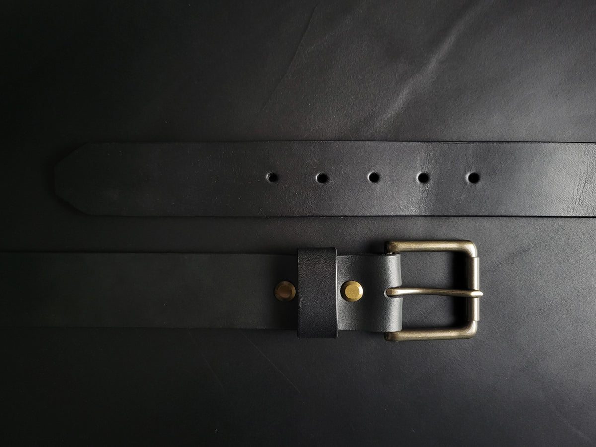 1.5" CHICAGO SCREW LEATHER BELT - antique brass buckle