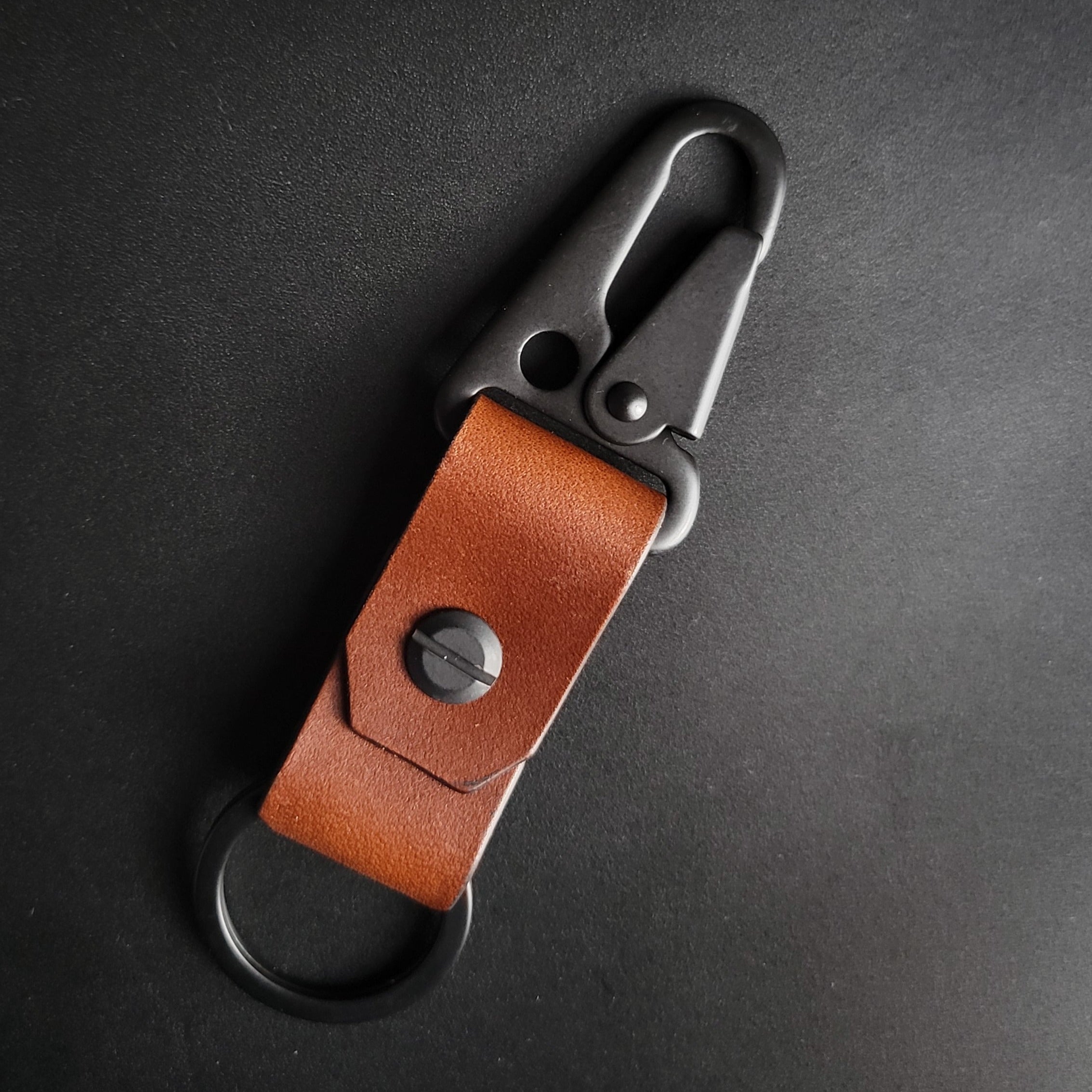 BROWN LEATHER KEYRING - black matte hardware