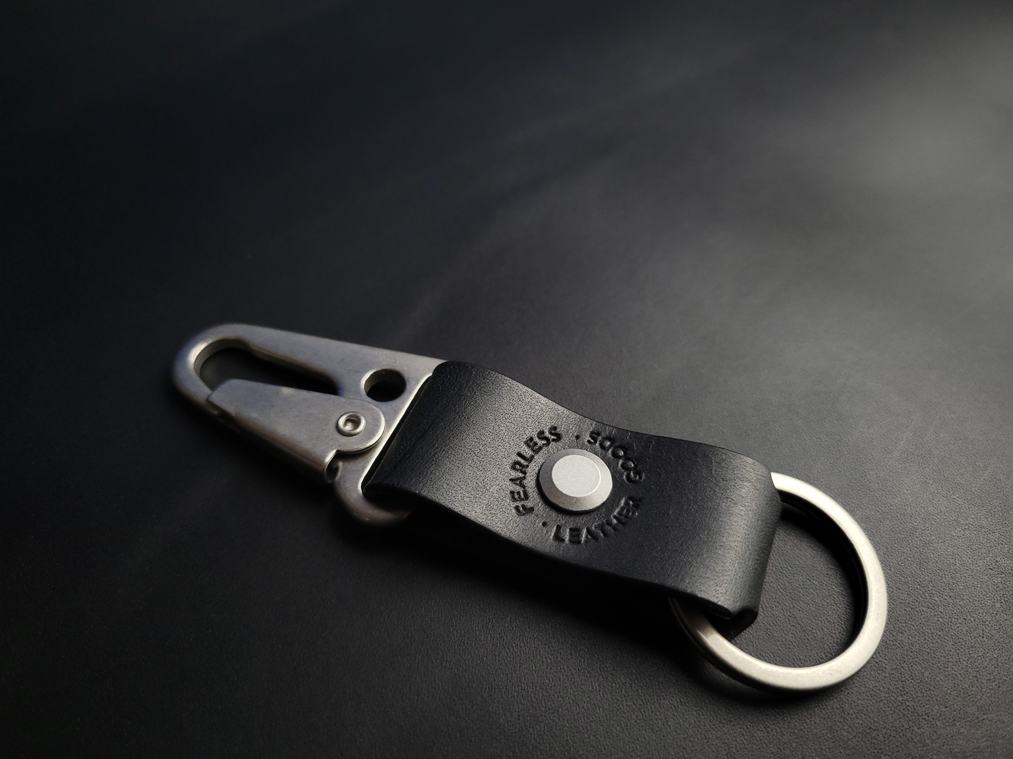 BLACK LEATHER KEYRING - nickel matte hardware