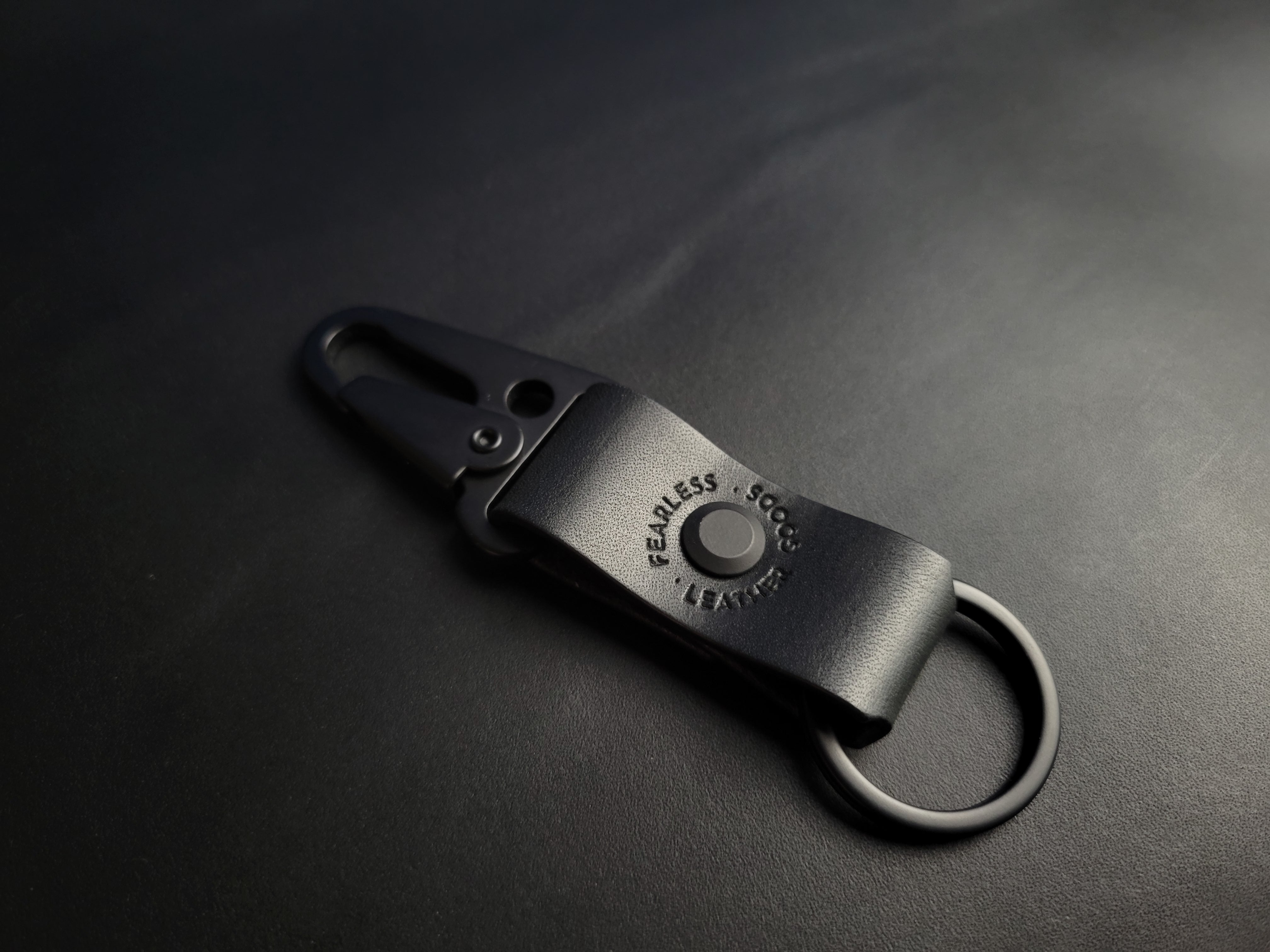 ALL BLACK LEATHER KEYRING